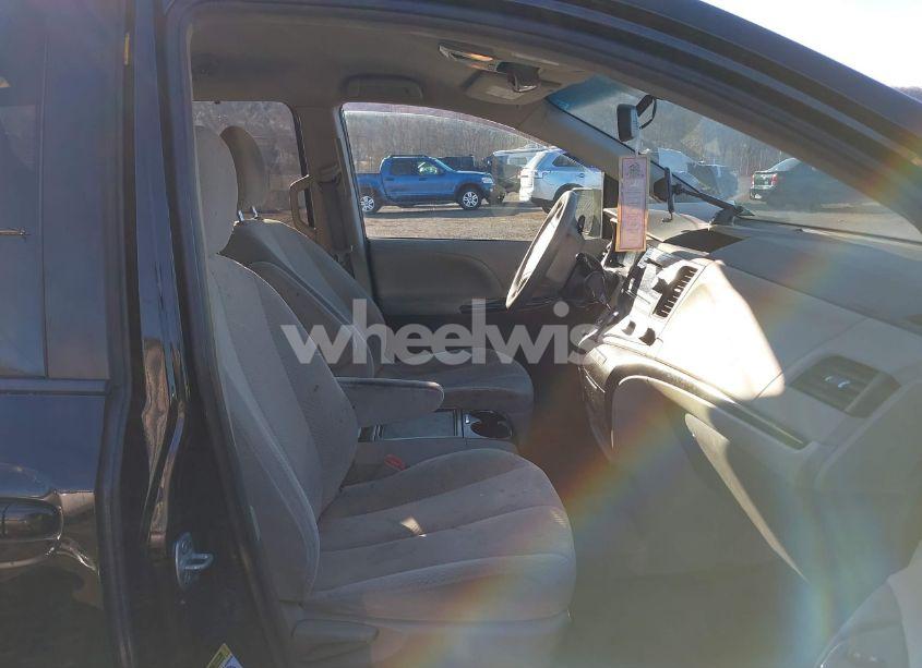 Photo 5 of 2012 Toyota Sienna LE V6 8 PASSENGER (VIN 5TDKK3DC4CS254580)