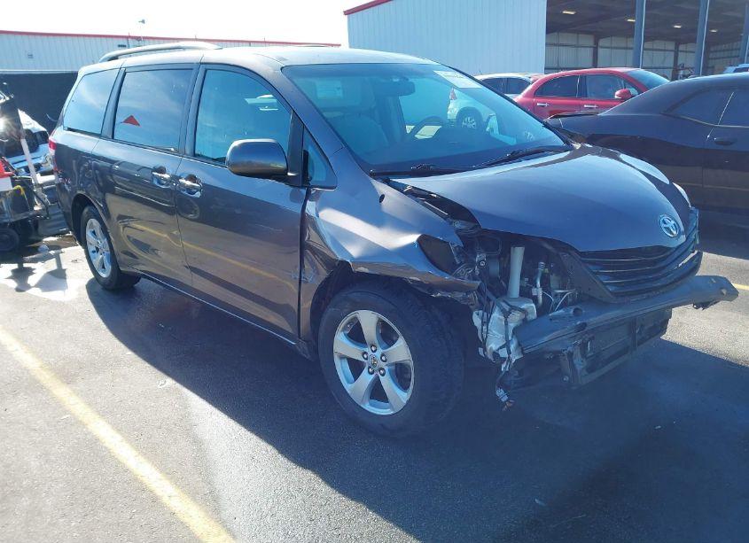 2012 Toyota Sienna LE V6 8 PASSENGER (VIN 5TDKK3DC4CS260881) main photo