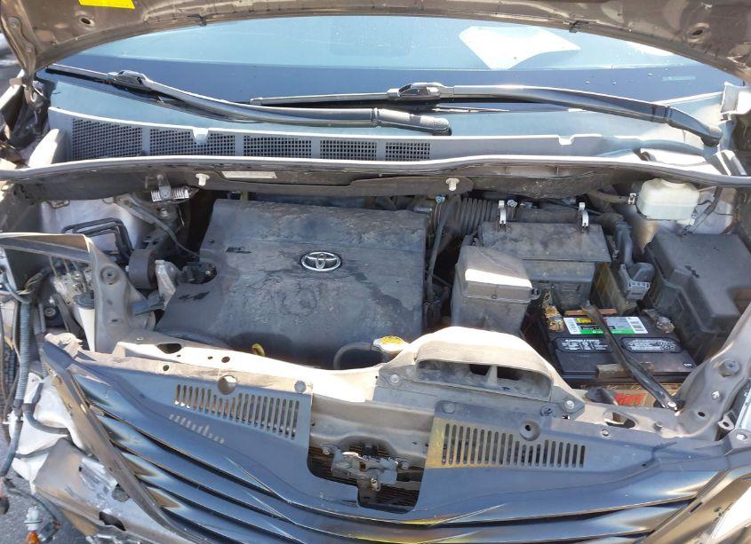 Photo 10 of 2012 Toyota Sienna LE V6 8 PASSENGER (VIN 5TDKK3DC4CS260881)