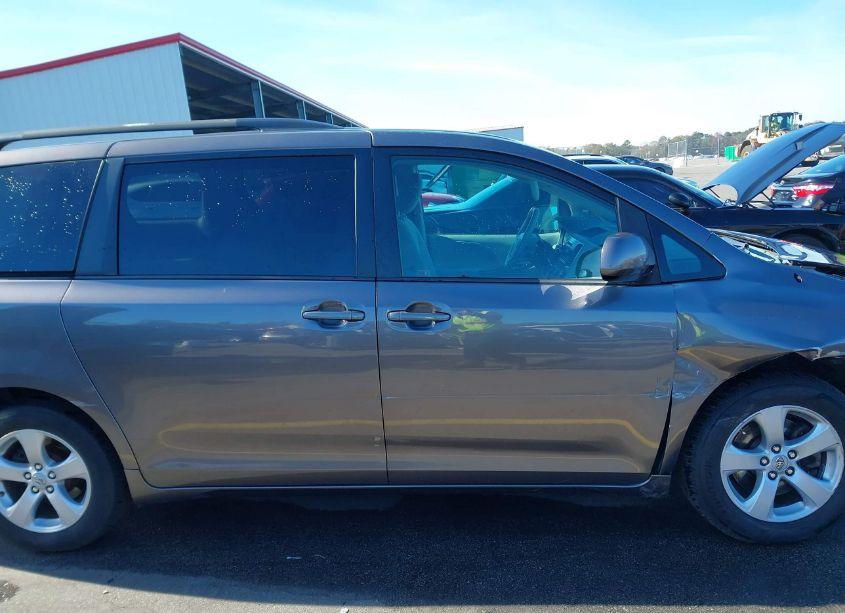 Photo 14 of 2012 Toyota Sienna LE V6 8 PASSENGER (VIN 5TDKK3DC4CS260881)