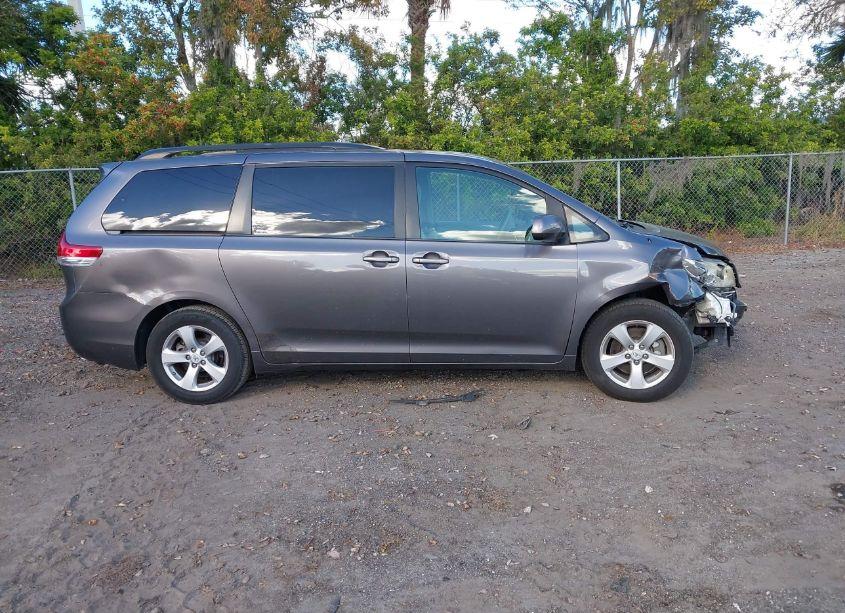 Photo 13 of 2012 Toyota Sienna LE V6 8 PASSENGER (VIN 5TDKK3DC4CS267040)
