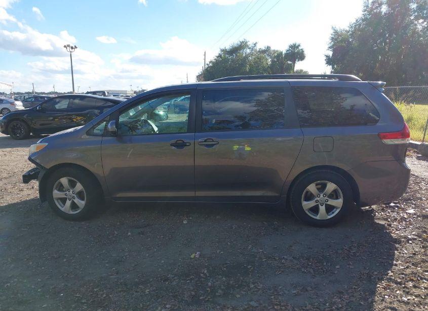 Photo 14 of 2012 Toyota Sienna LE V6 8 PASSENGER (VIN 5TDKK3DC4CS267040)