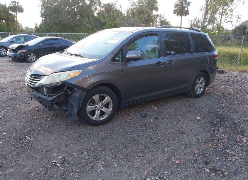 Photo 2 of 2012 Toyota Sienna LE V6 8 PASSENGER (VIN 5TDKK3DC4CS267040)