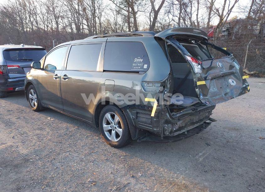 Photo 3 of 2013 Toyota Sienna LE V6 8 PASSENGER (VIN 5TDKK3DC4DS328274)