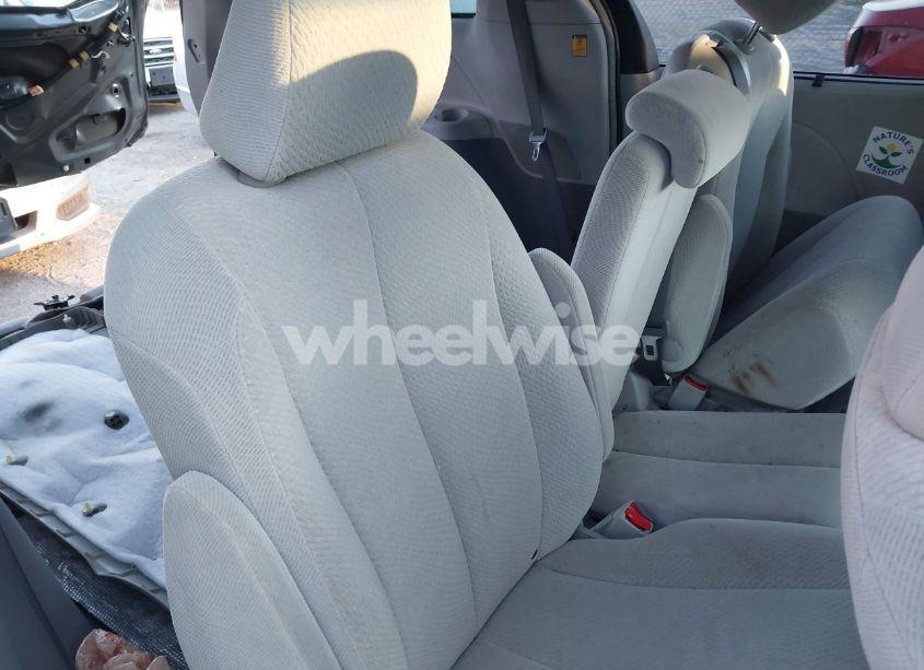 Photo 8 of 2013 Toyota Sienna LE V6 8 PASSENGER (VIN 5TDKK3DC4DS328274)