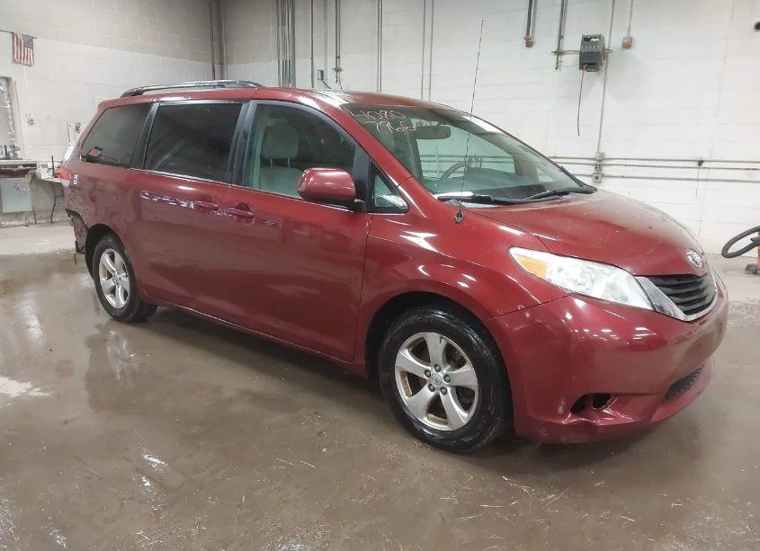 2013 Toyota Sienna LE V6 8 PASSENGER (VIN 5TDKK3DC4DS367348) main photo
