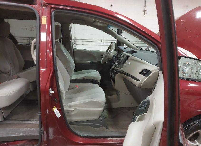 Photo 5 of 2013 Toyota Sienna LE V6 8 PASSENGER (VIN 5TDKK3DC4DS367348)