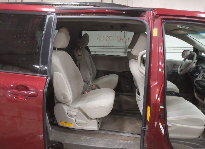 Photo 8 of 2013 Toyota Sienna LE V6 8 PASSENGER (VIN 5TDKK3DC4DS367348)