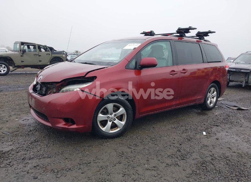 Photo 2 of 2013 Toyota Sienna LE V6 8 PASSENGER (VIN 5TDKK3DC4DS372694)