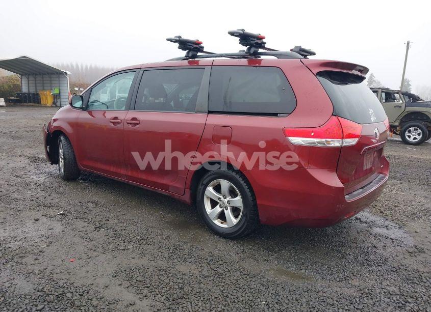 Photo 3 of 2013 Toyota Sienna LE V6 8 PASSENGER (VIN 5TDKK3DC4DS372694)