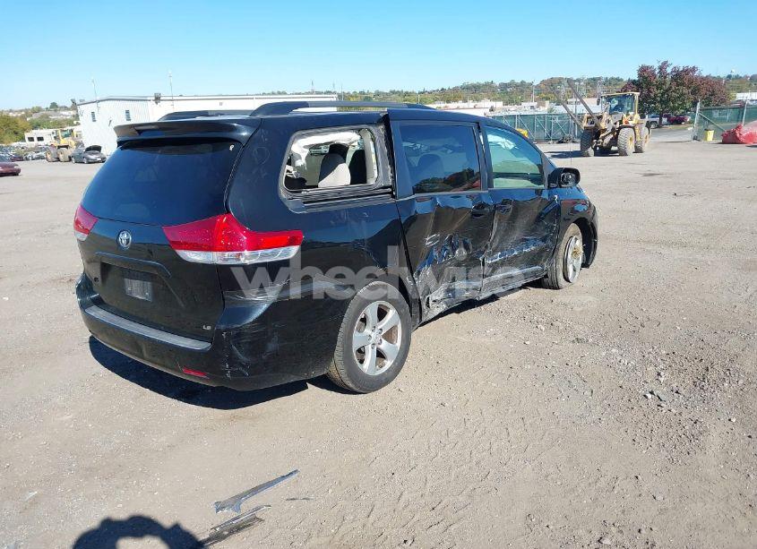 Photo 4 of 2013 Toyota Sienna LE V6 8 PASSENGER (VIN 5TDKK3DC4DS381265)