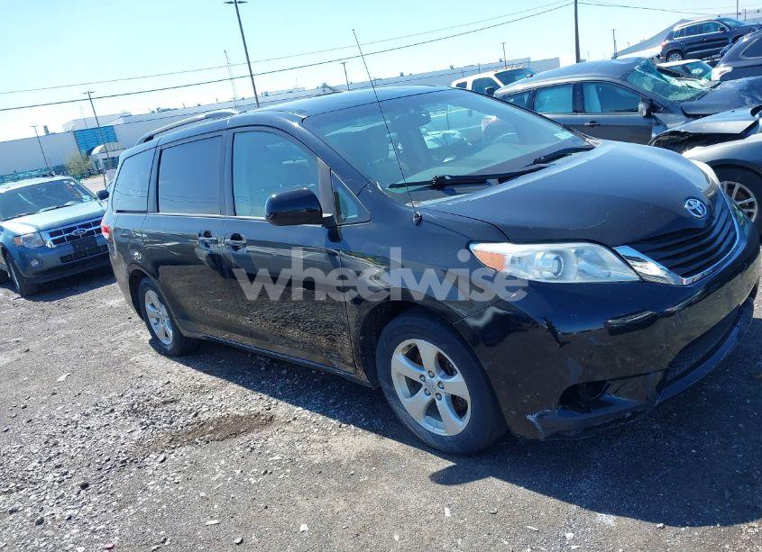 2014 Toyota Sienna LE V6 8 PASSENGER (VIN 5TDKK3DC4ES445998) main photo
