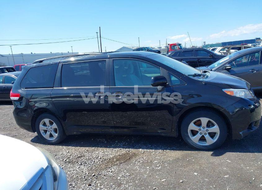 Photo 13 of 2014 Toyota Sienna LE V6 8 PASSENGER (VIN 5TDKK3DC4ES445998)