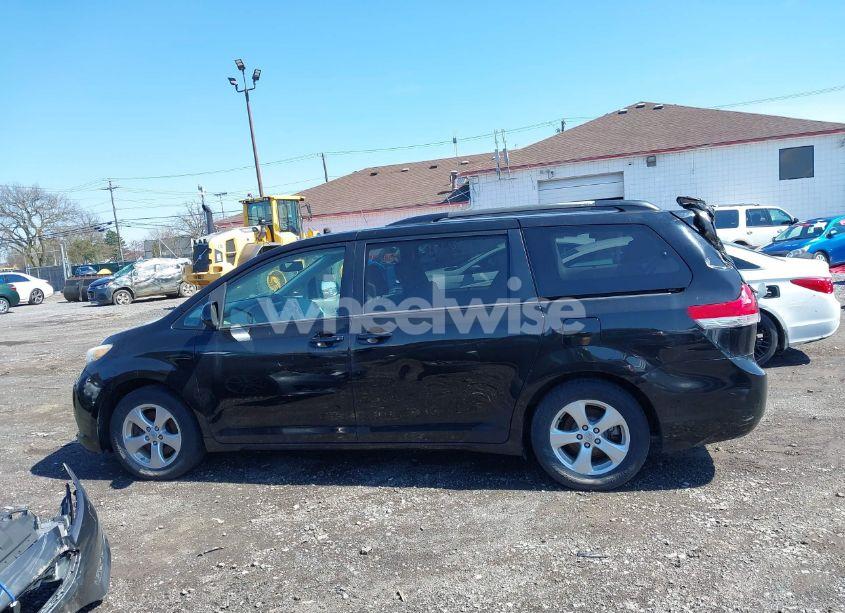 Photo 14 of 2014 Toyota Sienna LE V6 8 PASSENGER (VIN 5TDKK3DC4ES445998)