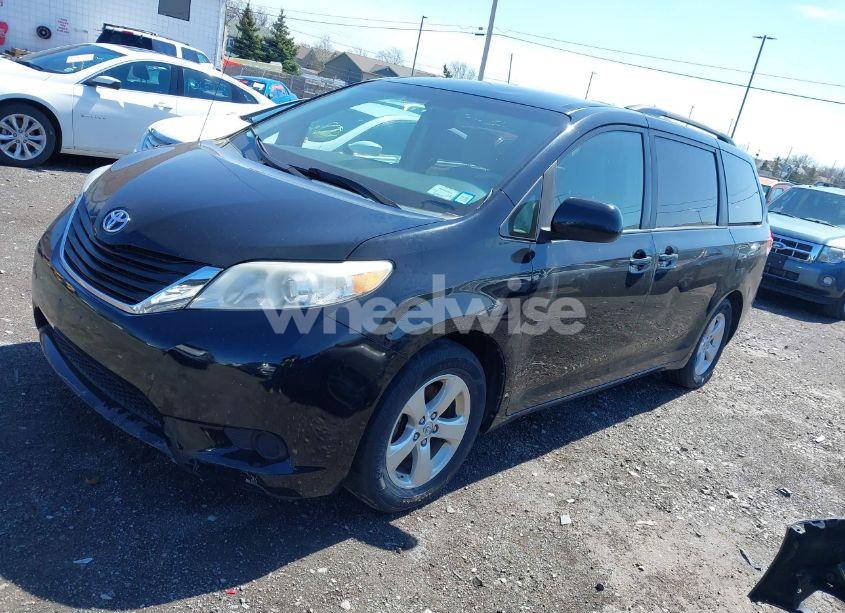 Photo 2 of 2014 Toyota Sienna LE V6 8 PASSENGER (VIN 5TDKK3DC4ES445998)