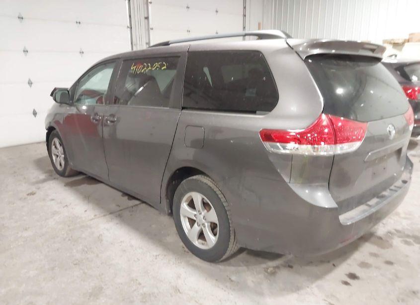 Photo 3 of 2014 Toyota Sienna LE V6 8 PASSENGER (VIN 5TDKK3DC4ES495199)