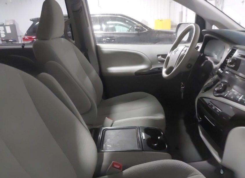 Photo 5 of 2014 Toyota Sienna LE V6 8 PASSENGER (VIN 5TDKK3DC4ES495199)