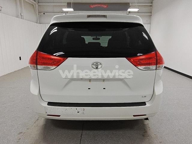 Photo 12 of 2014 TOYOTA SIENNA LE (VIN 5TDKK3DC4ES495638)