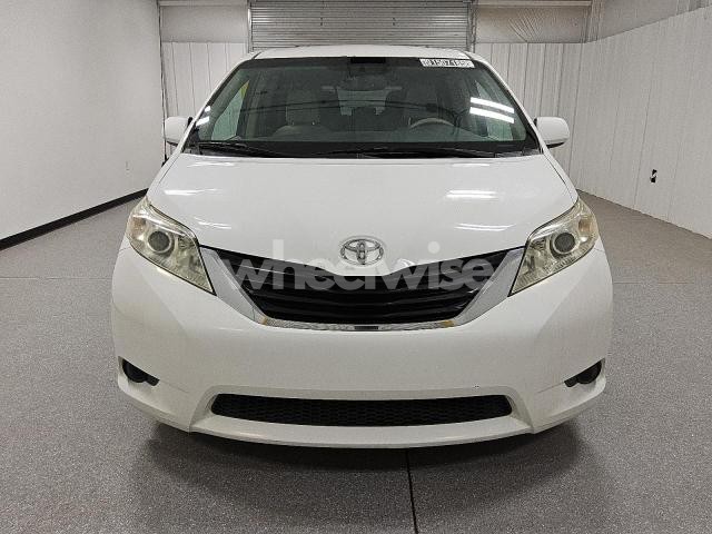 Photo 8 of 2014 TOYOTA SIENNA LE (VIN 5TDKK3DC4ES495638)