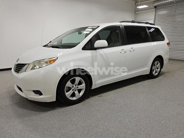 Photo 9 of 2014 TOYOTA SIENNA LE (VIN 5TDKK3DC4ES495638)