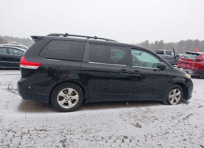 Photo 13 of 2014 Toyota Sienna LE V6 8 PASSENGER (VIN 5TDKK3DC4ES497020)