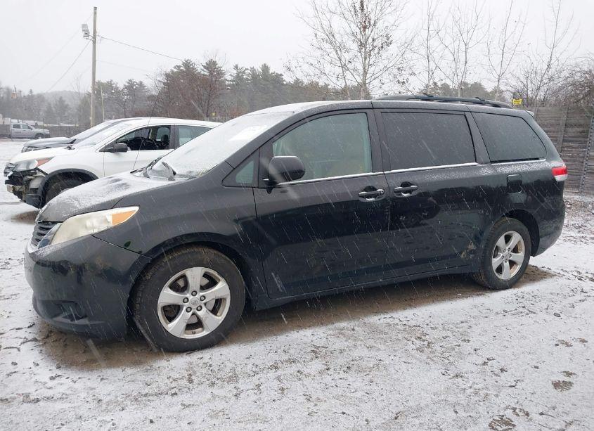 Photo 14 of 2014 Toyota Sienna LE V6 8 PASSENGER (VIN 5TDKK3DC4ES497020)