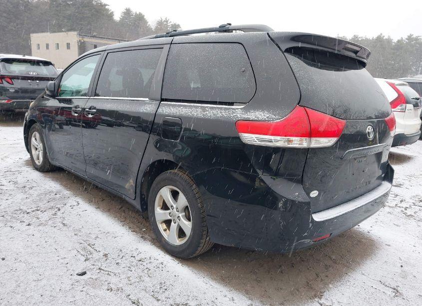 Photo 3 of 2014 Toyota Sienna LE V6 8 PASSENGER (VIN 5TDKK3DC4ES497020)