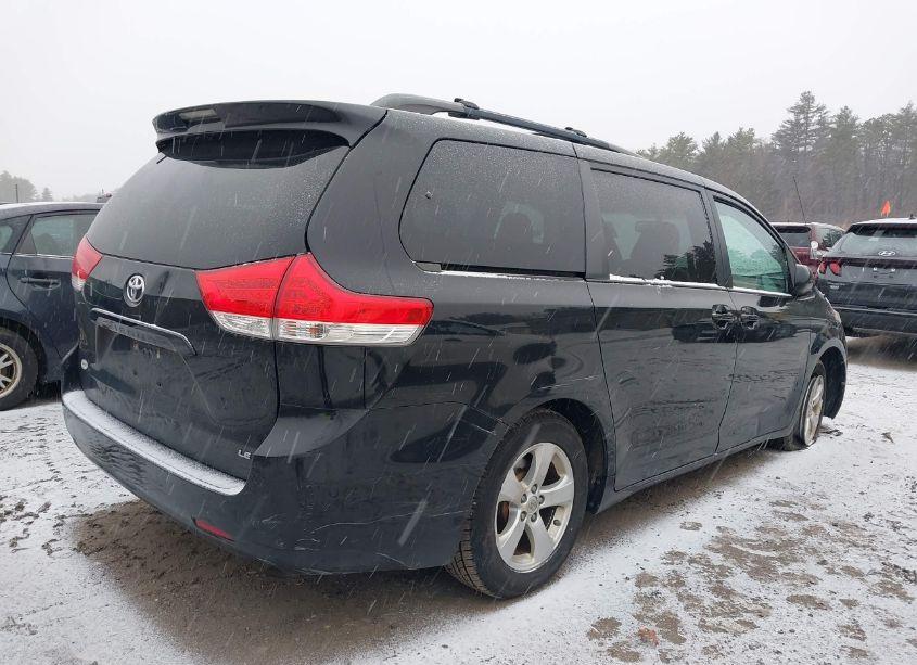 Photo 4 of 2014 Toyota Sienna LE V6 8 PASSENGER (VIN 5TDKK3DC4ES497020)