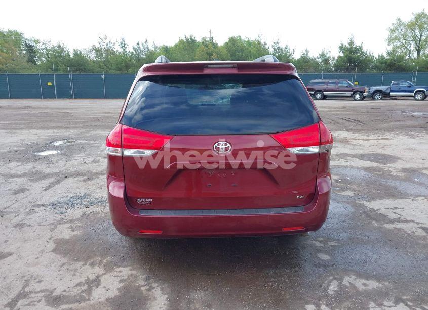 Photo 16 of 2014 Toyota Sienna LE V6 7 PASSENGER AUTO ACCESS SEAT/LE V6 7 PASSENGER MOBILITY/LE V6 8 PASSENGER (VIN 5TDKK3DC4ES498443)