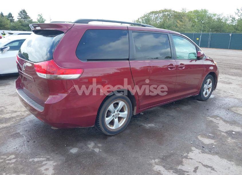 Photo 4 of 2014 Toyota Sienna LE V6 7 PASSENGER AUTO ACCESS SEAT/LE V6 7 PASSENGER MOBILITY/LE V6 8 PASSENGER (VIN 5TDKK3DC4ES498443)