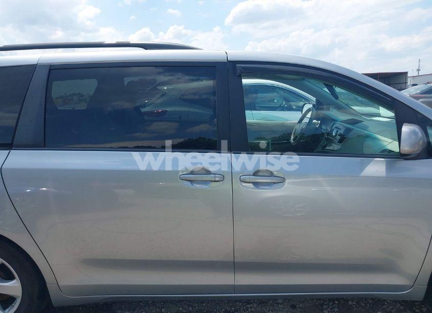 Photo 13 of 2014 Toyota Sienna LE V6 8 PASSENGER (VIN 5TDKK3DC4ES520053)