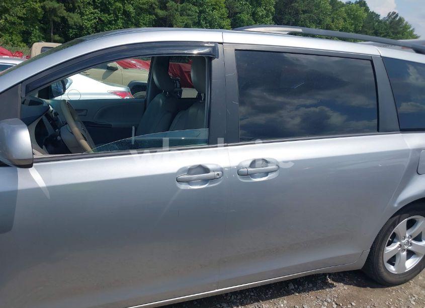Photo 14 of 2014 Toyota Sienna LE V6 8 PASSENGER (VIN 5TDKK3DC4ES520053)