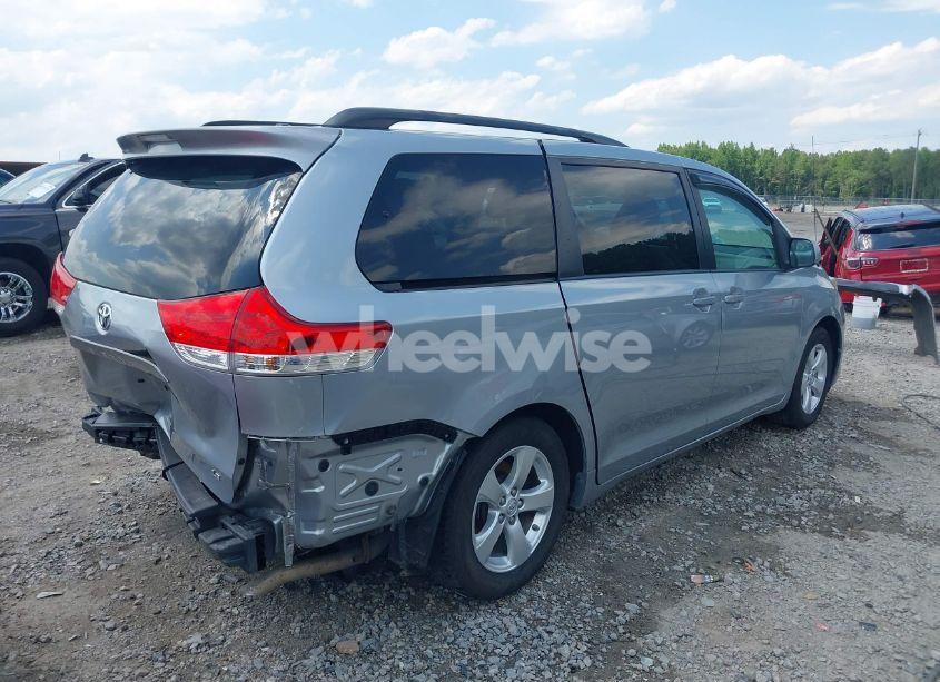 Photo 4 of 2014 Toyota Sienna LE V6 8 PASSENGER (VIN 5TDKK3DC4ES520053)