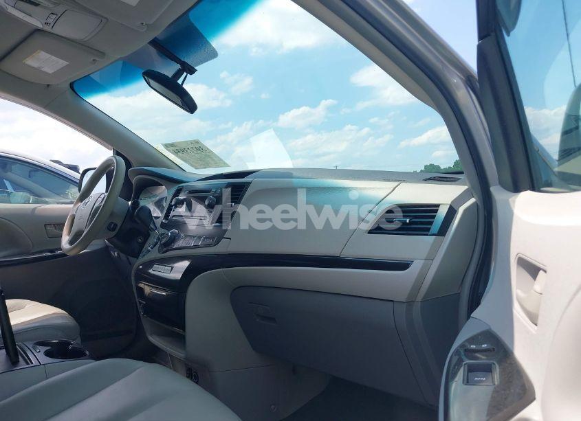 Photo 5 of 2014 Toyota Sienna LE V6 8 PASSENGER (VIN 5TDKK3DC4ES520053)