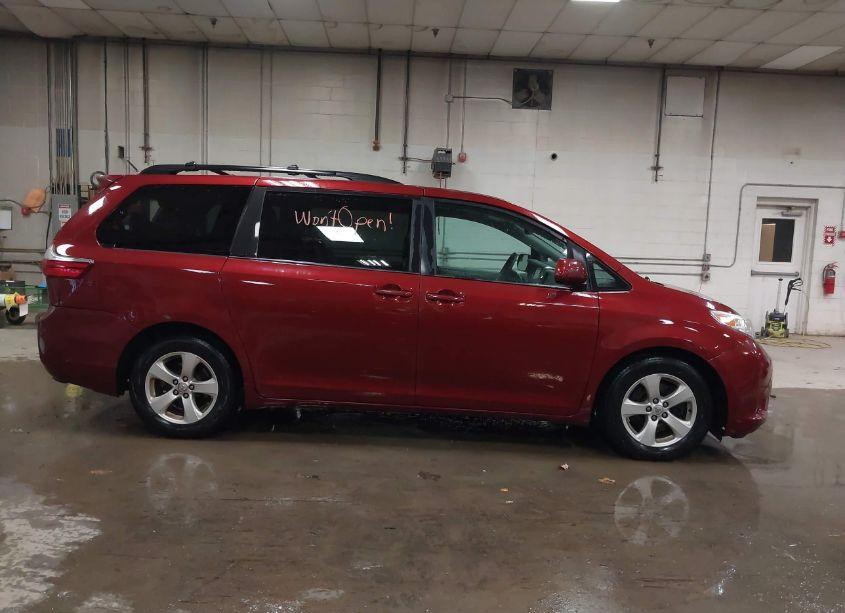 Photo 13 of 2015 Toyota Sienna LE 8 PASSENGER (VIN 5TDKK3DC4FS555418)