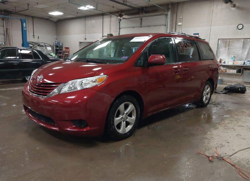 Photo 2 of 2015 Toyota Sienna LE 8 PASSENGER (VIN 5TDKK3DC4FS555418)