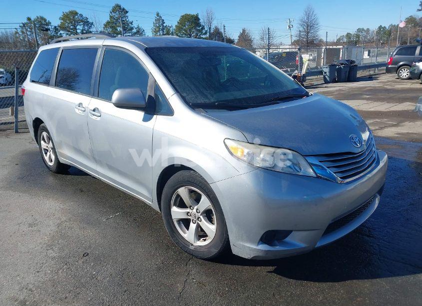 2015 Toyota Sienna LE 8 PASSENGER (VIN 5TDKK3DC4FS596132) main photo