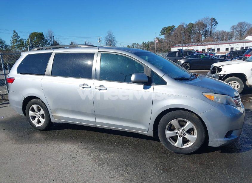 Photo 13 of 2015 Toyota Sienna LE 8 PASSENGER (VIN 5TDKK3DC4FS596132)