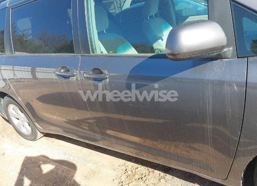 Photo 13 of 2015 Toyota Sienna LE 8 PASSENGER (VIN 5TDKK3DC4FS612216)