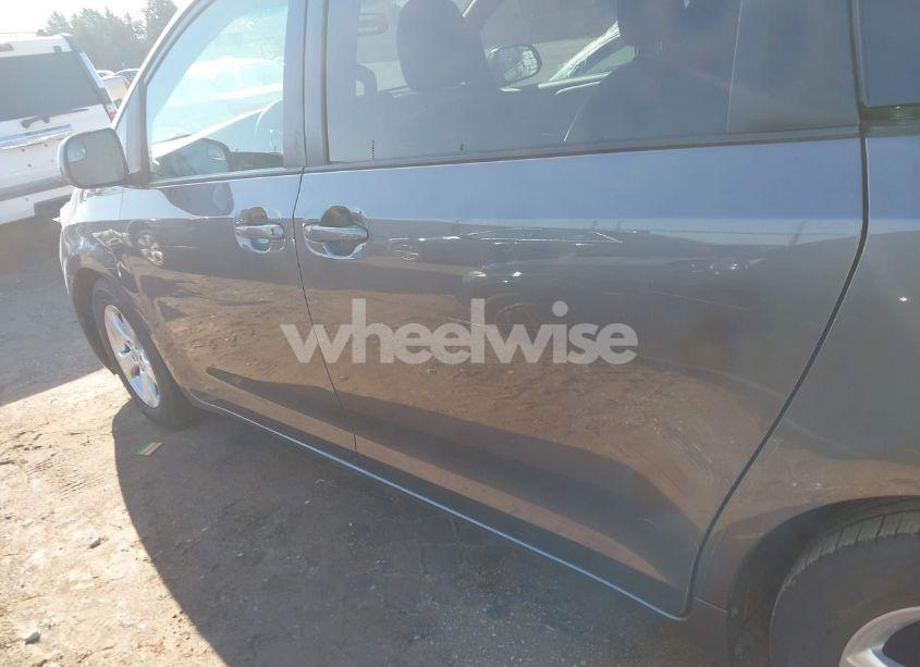 Photo 14 of 2015 Toyota Sienna LE 8 PASSENGER (VIN 5TDKK3DC4FS612216)