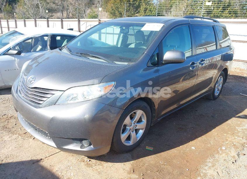 Photo 2 of 2015 Toyota Sienna LE 8 PASSENGER (VIN 5TDKK3DC4FS612216)