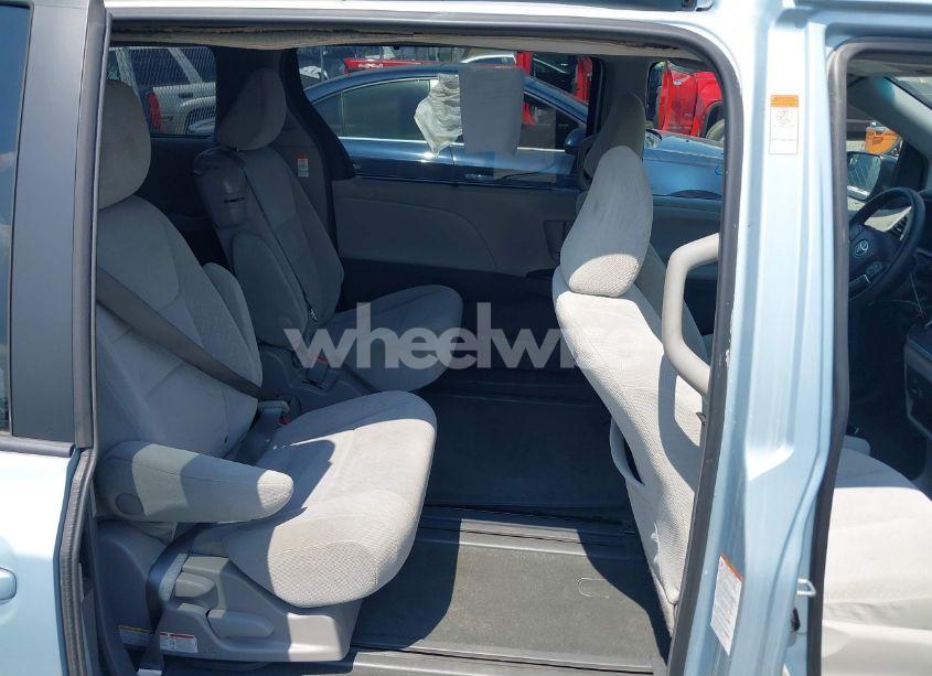 Photo 8 of 2015 Toyota Sienna LE 8 PASSENGER (VIN 5TDKK3DC4FS636029)