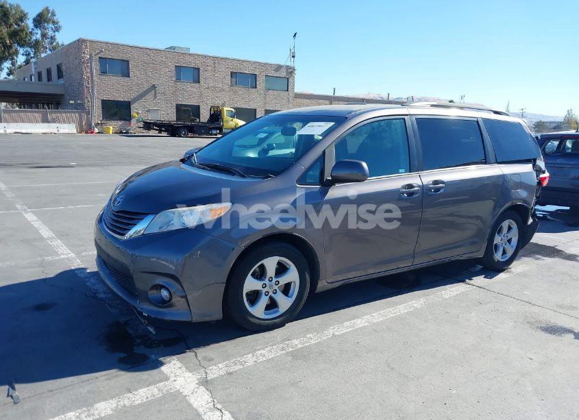 Photo 2 of 2015 Toyota Sienna LE 8 PASSENGER (VIN 5TDKK3DC4FS652778)