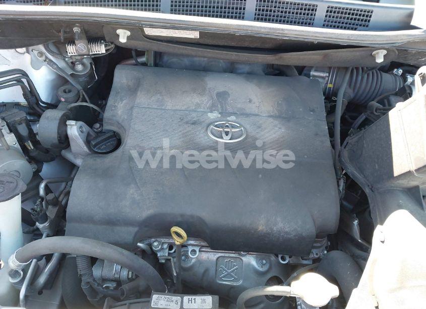 Photo 10 of 2015 Toyota Sienna LE 8 PASSENGER (VIN 5TDKK3DC4FS653929)