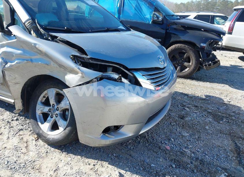 Photo 17 of 2015 Toyota Sienna LE 8 PASSENGER (VIN 5TDKK3DC4FS653929)