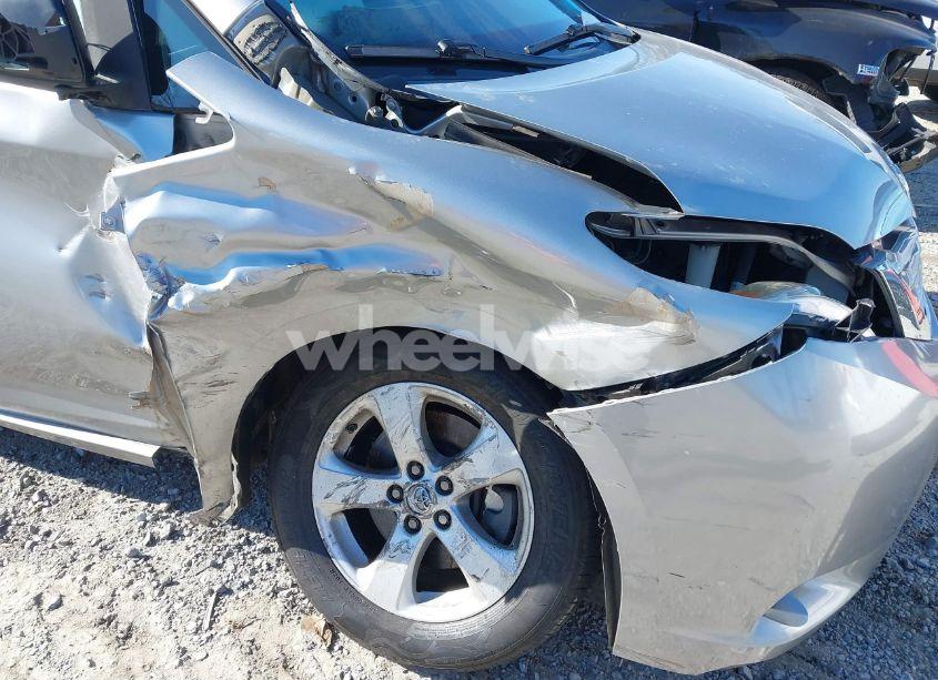 Photo 18 of 2015 Toyota Sienna LE 8 PASSENGER (VIN 5TDKK3DC4FS653929)