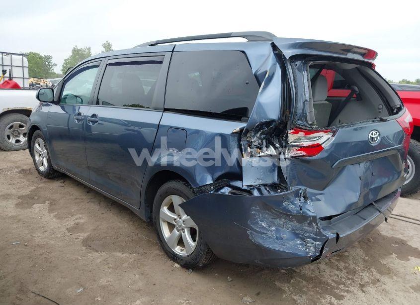 Photo 3 of 2015 Toyota Sienna (VIN 5TDKK3DC4FS684632)