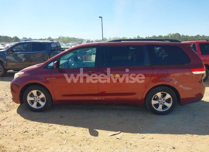 Photo 14 of 2011 Toyota Sienna LE V6 (VIN 5TDKK3DC5BS002349)