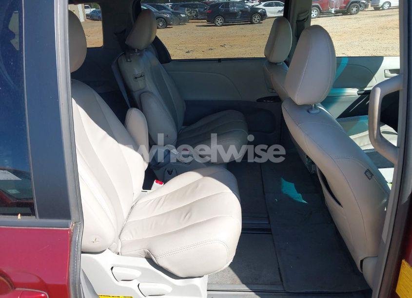 Photo 8 of 2011 Toyota Sienna LE V6 (VIN 5TDKK3DC5BS002349)