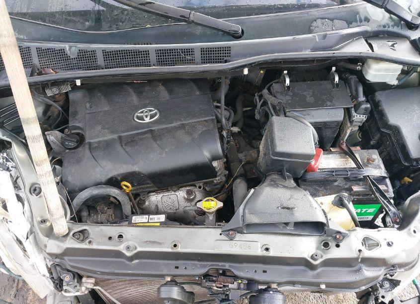 Photo 10 of 2011 Toyota Sienna LE V6 (VIN 5TDKK3DC5BS009625)